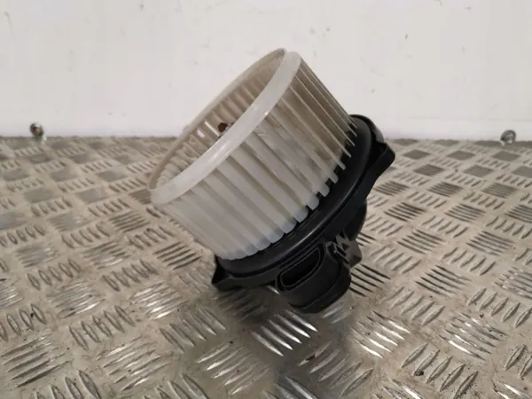 Kia Stonic Bläsmotor OEM FBZ3175 - Begagnad image 3