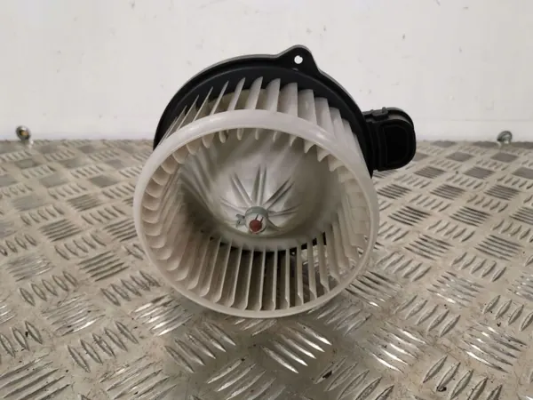 Kia Stonic Bläsmotor OEM FBZ3175 - Begagnad image 4