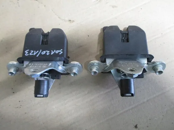 Bakluckslås SKODA OCTAVIA 2 II HB 1Z5827501E image 5