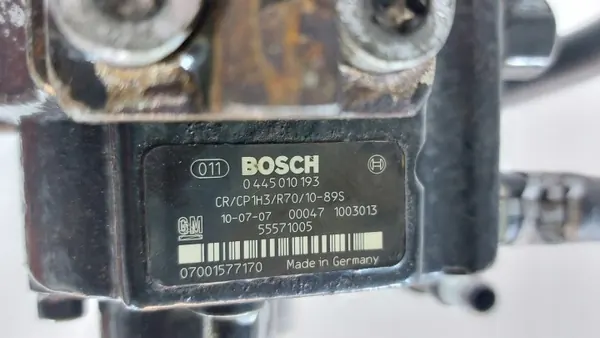 Bomba de inyección OEM 55571005 para Opel Insignia image 4