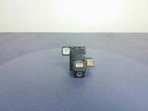 Toyota Prius III Lift 11 peruutuskamera OEM 86790-47040 image 2