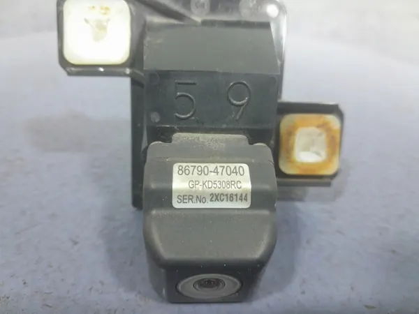 Toyota Prius III Lift 11 peruutuskamera OEM 86790-47040 image 3