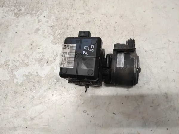Pompe de suspension Citroen C5 II OEM 9654068680 image 3