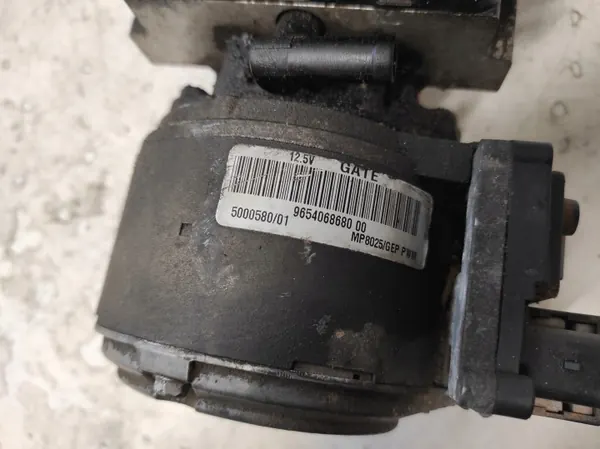 Pompe de suspension Citroen C5 II OEM 9654068680 image 6