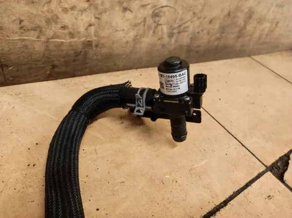 Soupape système refroidissement OEM L1M3-18495-BAC Ford image 4