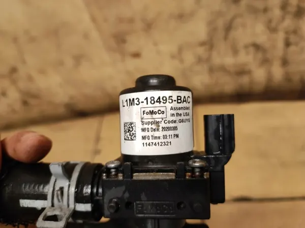 Soupape système refroidissement OEM L1M3-18495-BAC Ford image 9