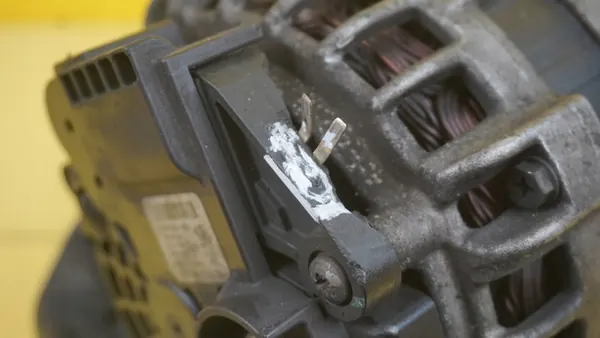 INSIGNIA ANTARA ZAFIRA 2.0 CDTI alternator 39007852 image 6