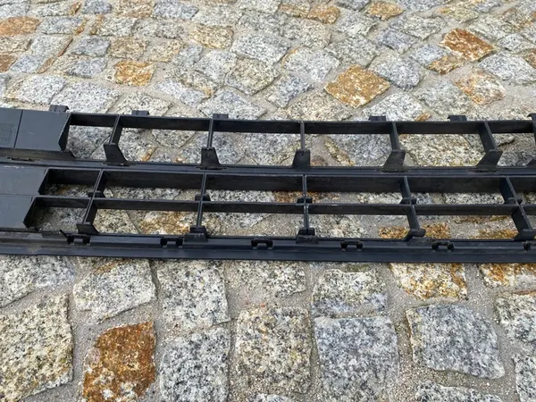 Griglia paraurti anteriore VW Polo VI 2G0853677L image 10