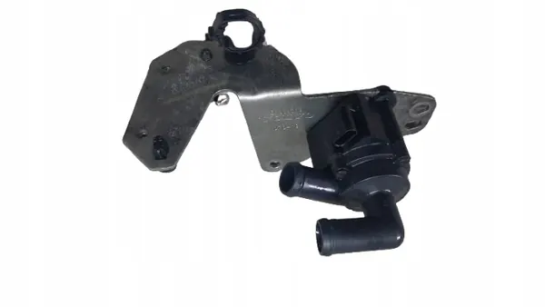 VOLVO V60 II 2.0 D4 Extra Vattenpump image 2