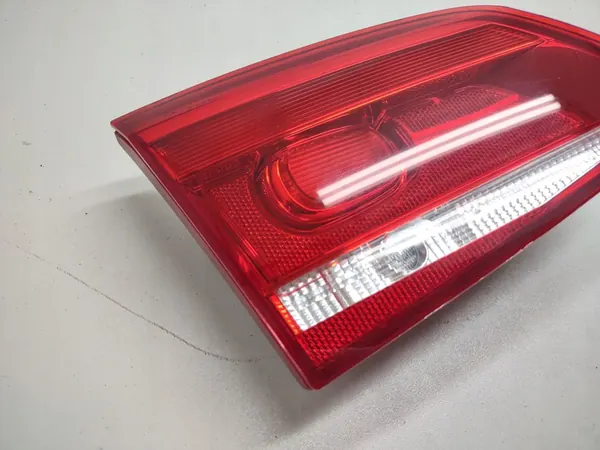 Luz trasera VW Passat B7 Kombi izquierda original image 2