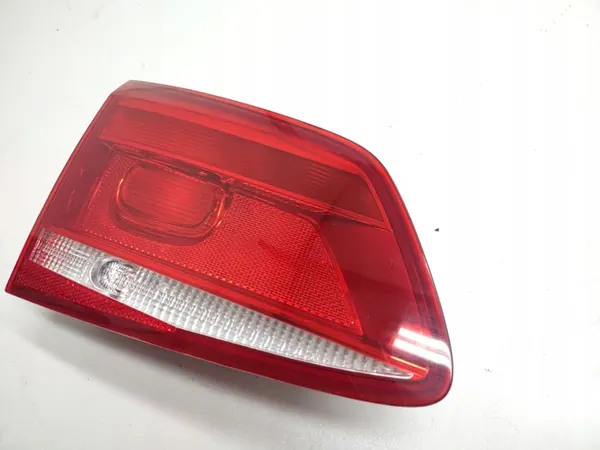 Luz trasera VW Passat B7 Kombi izquierda original image 3