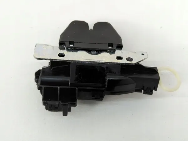 Bagagelås Mercedes-Benz C W205 2015 A1177500085 image 4