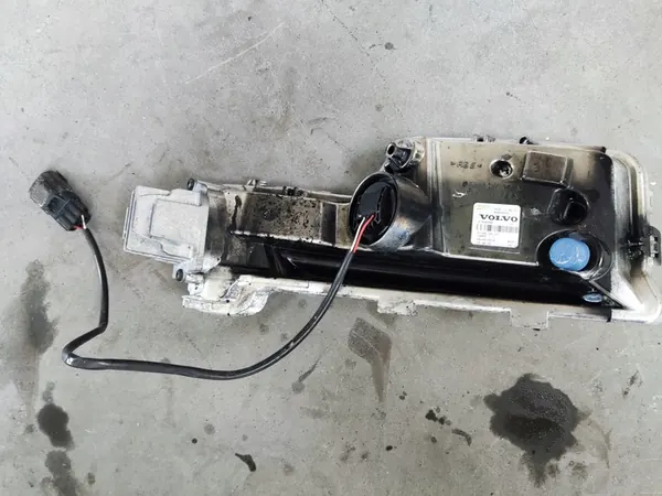 VOLVO V60 Vasemman Puolen Sumennusvalo Käytetty Alkuperäinen image 3