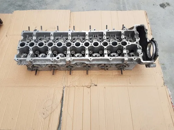 Culasse 3.0D BMW E90 2006 OEM 7792753 image 1