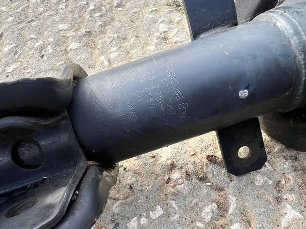 Amortecedor McPherson RENAULT TRAFIC 14-21 OEM image 3