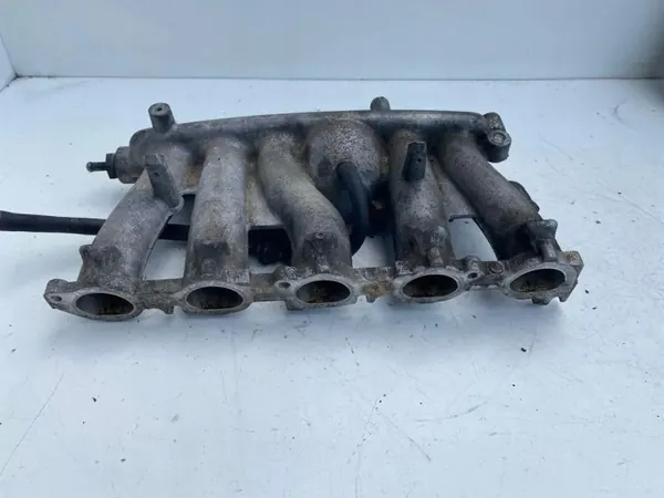 Collettore di aspirazione Volvo XC70 09447005 2.4L 2002 image 3