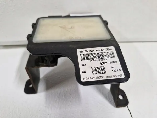 Radar traseiro esquerdo Hyundai Tucson III 95811-D7000 image 2