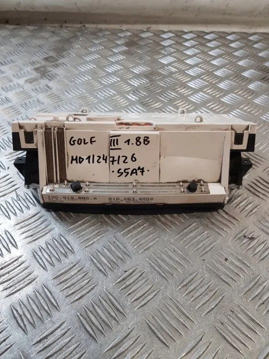 Compteur OEM 1H0919880A pour VW Golf III 1.8 image 9
