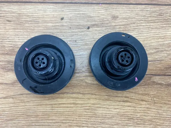Bouchon de réservoir Jeep Wrangler JL 2018+ OEM 68290247AA image 4