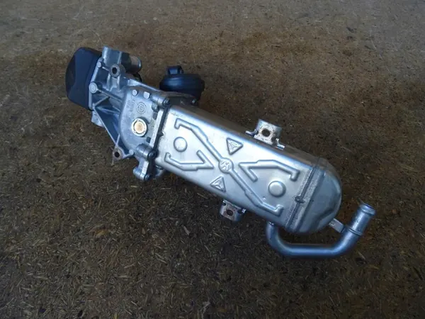 EGR-venttiili jäähdyttimellä VW Golf Plus 1.6TDI 2.0TDI image 6