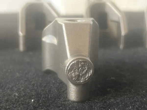 OEM 1913732 Abrazadera Montaje Inyección DAF XF 106 image 4
