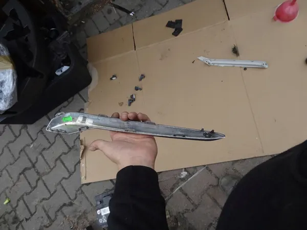 Right Grill Trim Opel Insignia B 39107903 ITA image 4