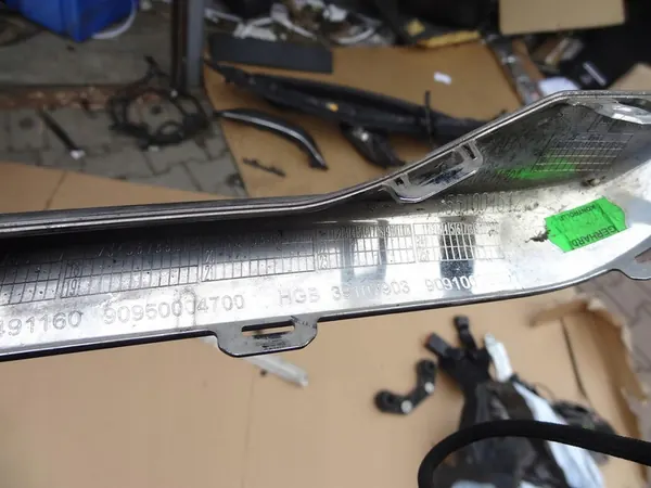 Right Grill Trim Opel Insignia B 39107903 ITA image 6