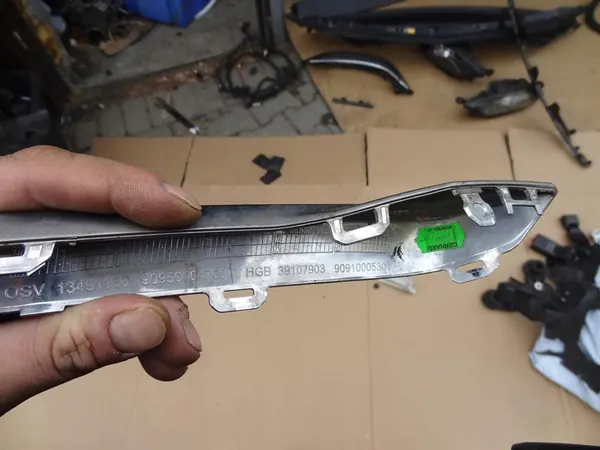 Right Grill Trim Opel Insignia B 39107903 ITA image 7