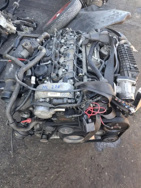 Kokonainen Moottori Mercedes ML W163 2.7 Diesel OEM A6121533279 image 2