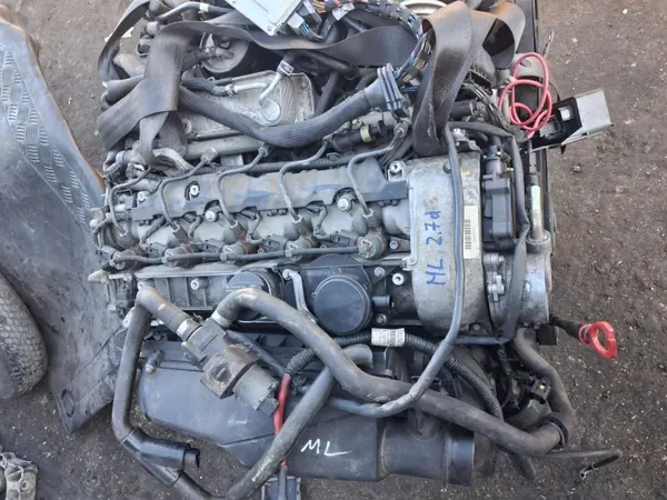 Kokonainen Moottori Mercedes ML W163 2.7 Diesel OEM A6121533279 image 9