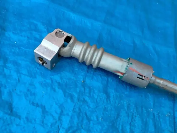 Junta de dirección cruzada Mercedes C W206 OEM A2064604200 image 3