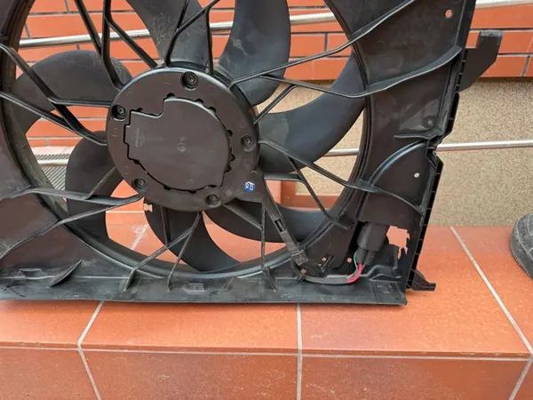 Radiateur Ventilator Mercedes W216 W221 Lift 600W V8 A2215001193 image 9