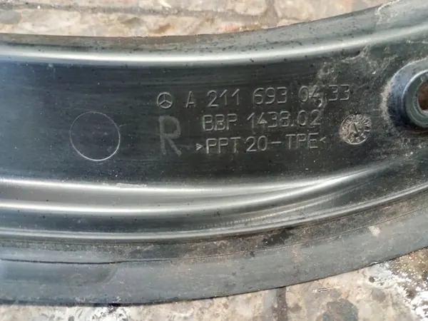 OEM A2116930433 Cache coffre arrière droit Mercedes Classe E W211 image 9