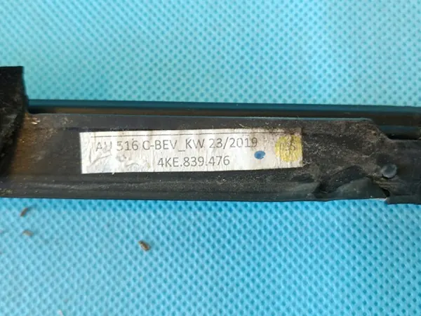 OEM 4KE839476 Audi Q8 e-tron Tira Raspante Derecha Trasera image 10