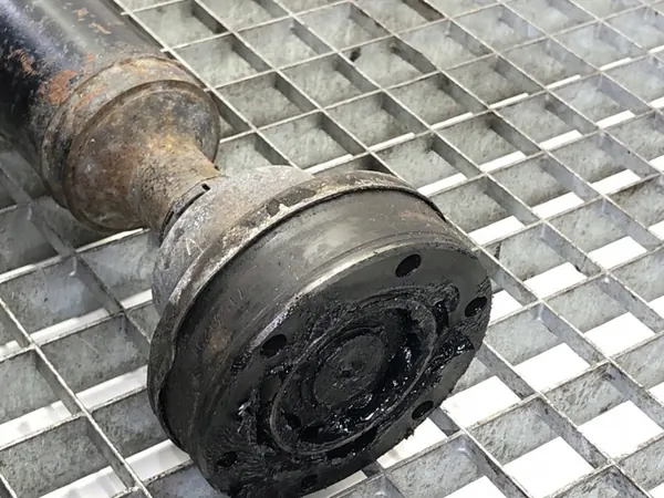 Bakre Drivaxel Audi Q5 8R SUV 08-17 2.0 170HK 8R0521101B image 4