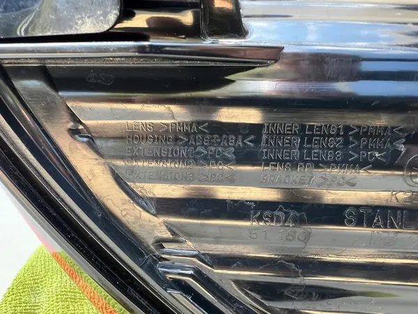 Mazda CX5 Lift Lámpara Trasera Derecha 2022-2024 image 4