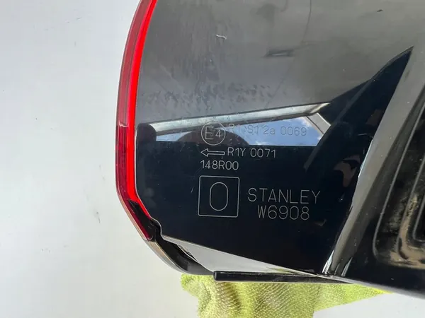 Mazda CX5 Lift Lámpara Trasera Derecha 2022-2024 image 5