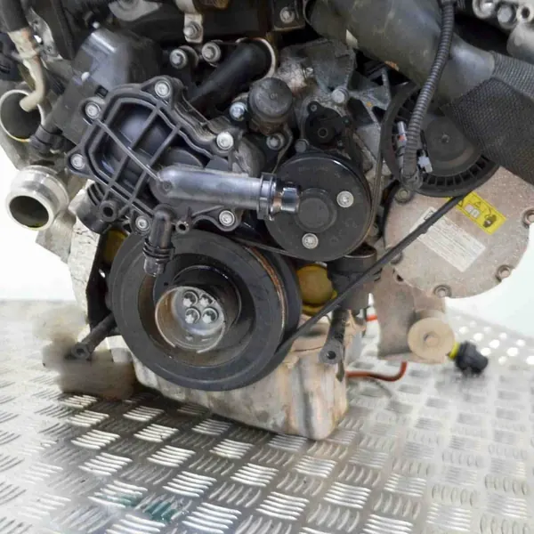 BMW 5 (G30) Moottori 2.0L 135kw 2018 OEM 72344186 image 8