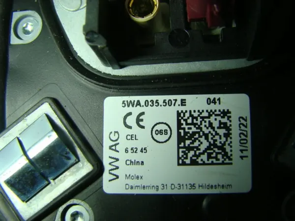 Antena de teto VW Golf 8 OEM 5WA035507E - Usado image 3