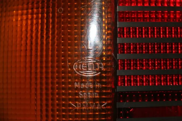 Lanterna traseira esquerda Volkswagen Polo 3 OE 6N0945095B image 7