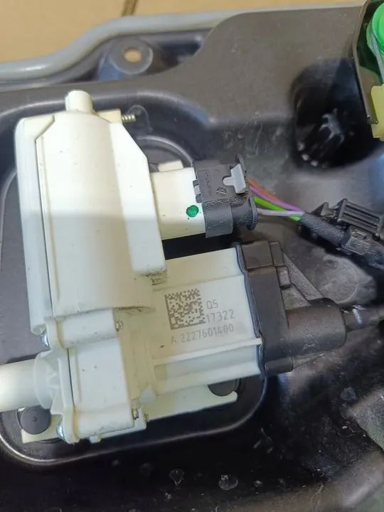 Höger framlås Mercedes-Benz S W222 A2227601400 image 5