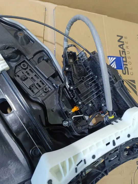 Höger framlås Mercedes-Benz S W222 A2227601400 image 6