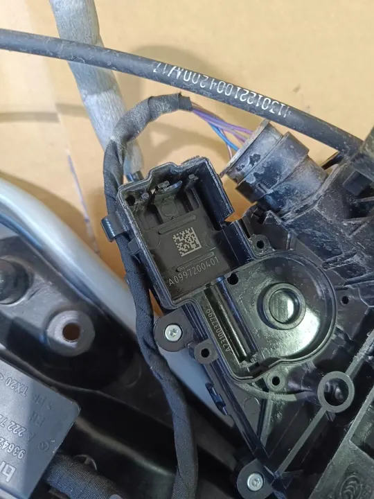 Höger framlås Mercedes-Benz S W222 A2227601400 image 7