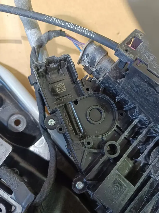 Höger framlås Mercedes-Benz S W222 A2227601400 image 8