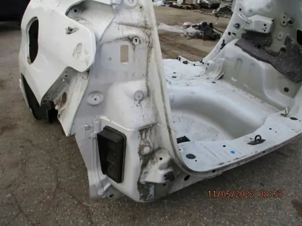 OEM PEUGEOT 2008 takalattiatavaratila bensiini image 3