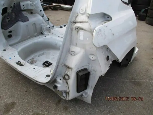 OEM PEUGEOT 2008 takalattiatavaratila bensiini image 4