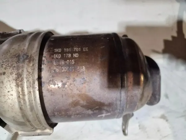 OEM 1K0131701EE Catalyseur VW d'occasion image 4