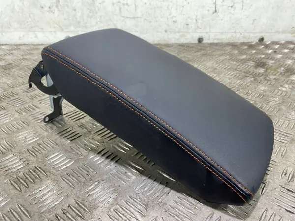 Accoudoir console Subaru XV OEM FBZ17201 - Occasion image 2