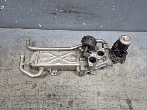 Arrefecedor EGR OEM 03L131512BH para VW Golf VI 1.6 TDI image 2