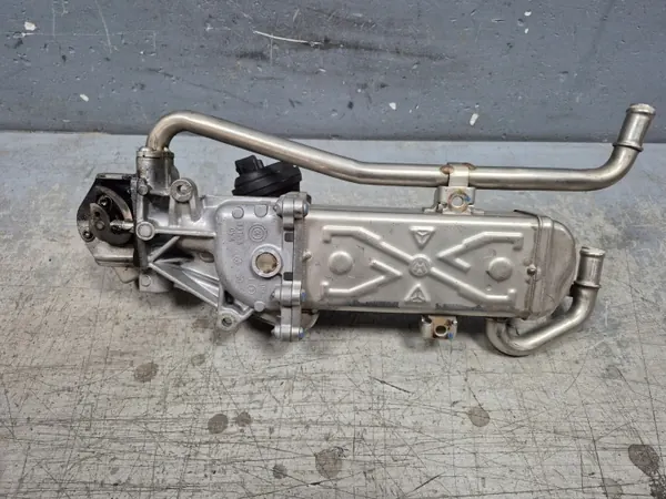 Arrefecedor EGR OEM 03L131512BH para VW Golf VI 1.6 TDI image 3